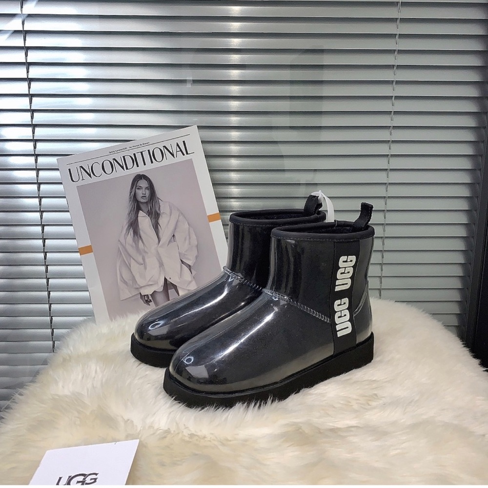 Winter Boots - Picture 3 of 3